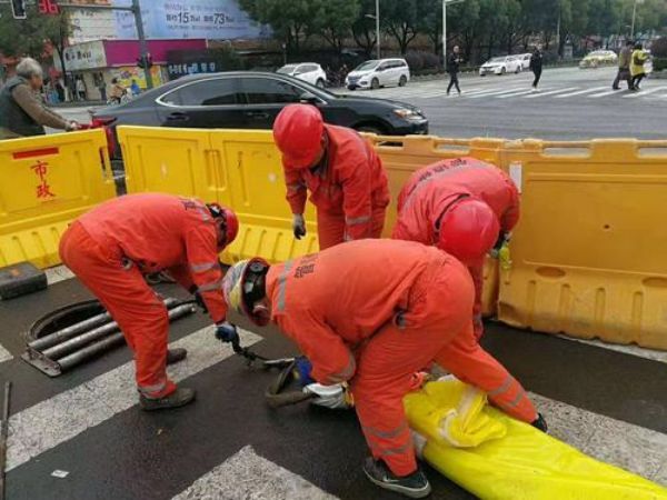 江阴洗菜盆疏通哪里有（无锡快速疏通洗菜盆）